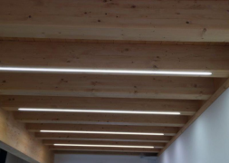 Il fascino dell'illuminazione a led per solai in legno, tetti e strutture in legno